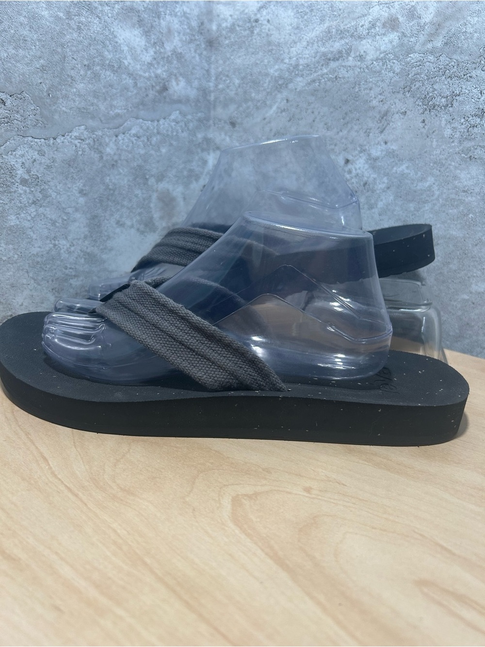 Teva men’s reflip canvas flip flops size 10